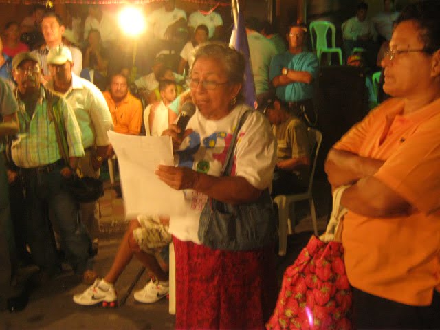 Otra pobladora toma la palabra